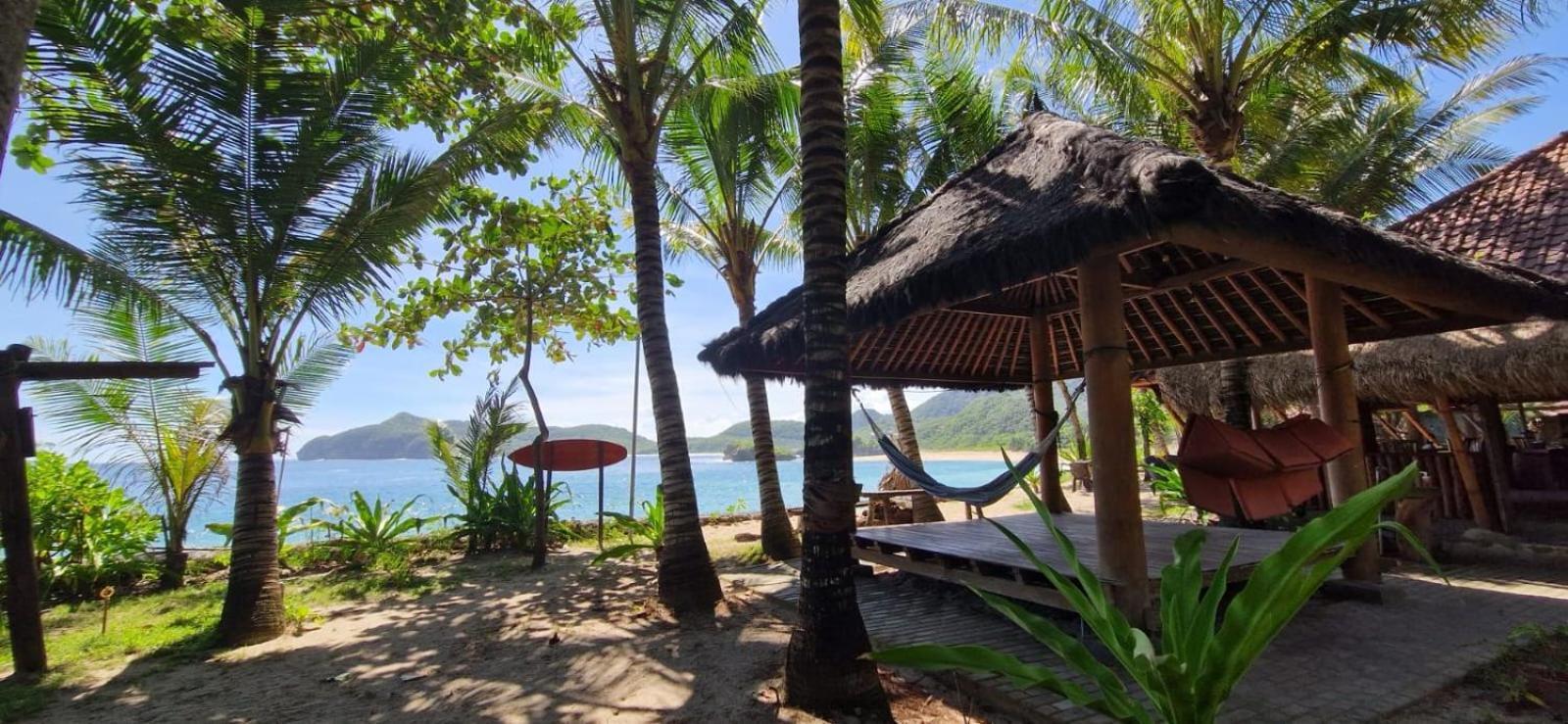 Castaway Surf Retreat 1 Hotel Sekongkang Exterior photo